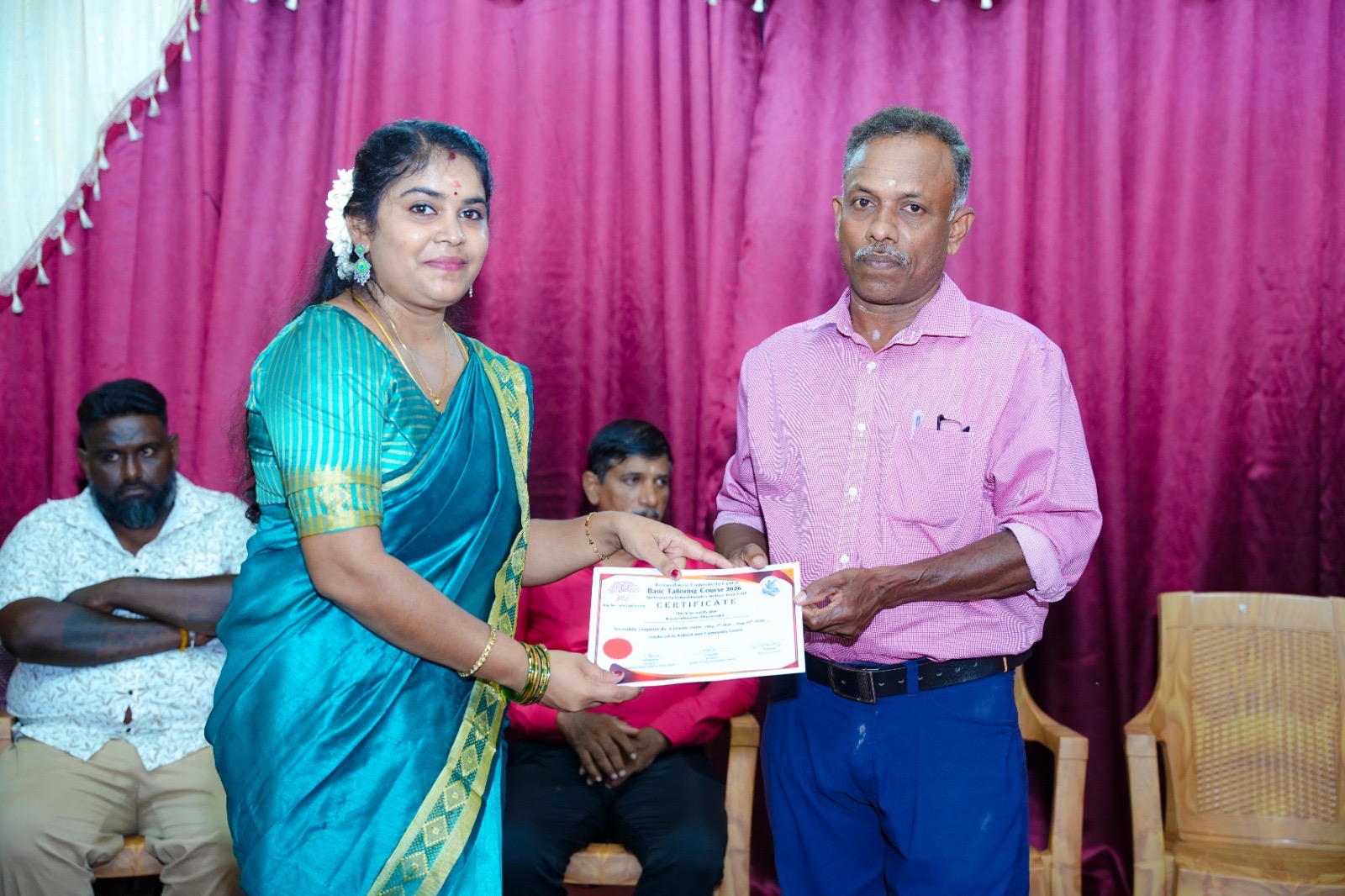 கொக்குவில் மேற்கு சனசமூக நிலையம் நடத்திய  தையல் பயிற்சி 